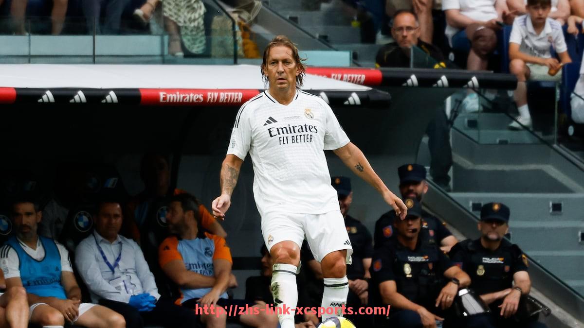 杏彩体育-NBA火箭队战歌歌词与演唱版本赏析